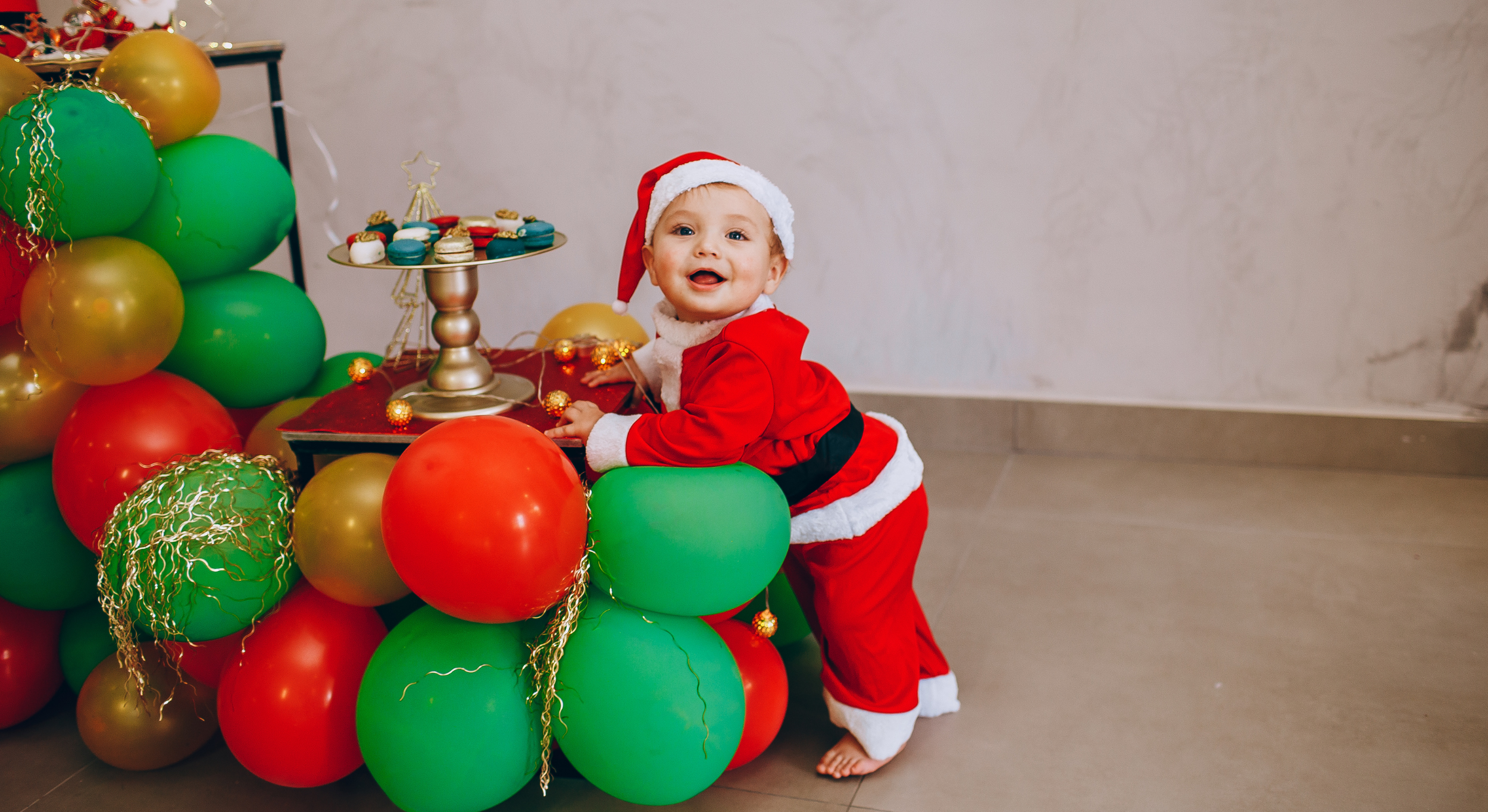 Jak wybrać idealny strój świąteczny – kostiumy Mikołaja, elfa i śnieżynki dla dzieci i dorosłych